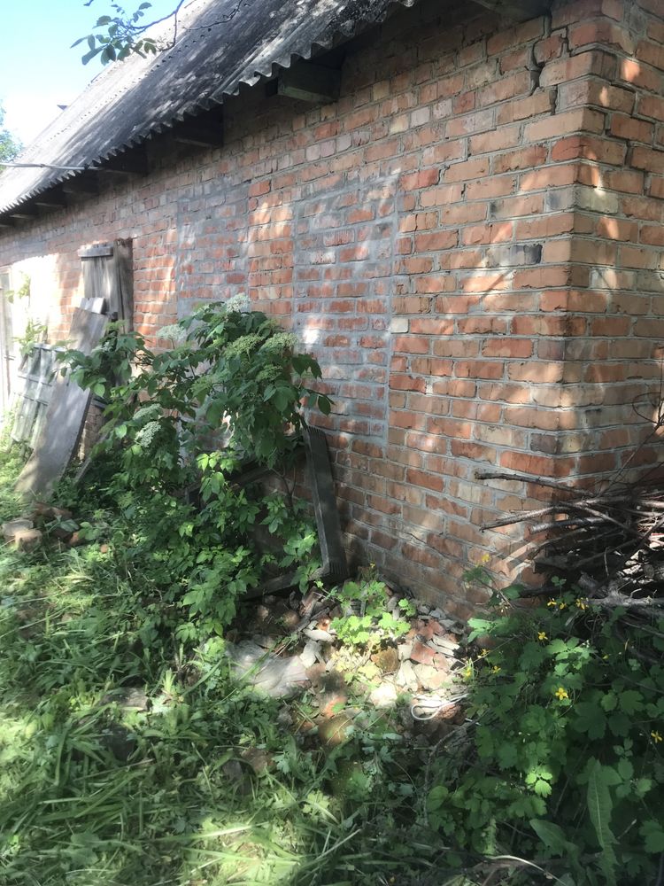 Продам будинок,сарай гараж.