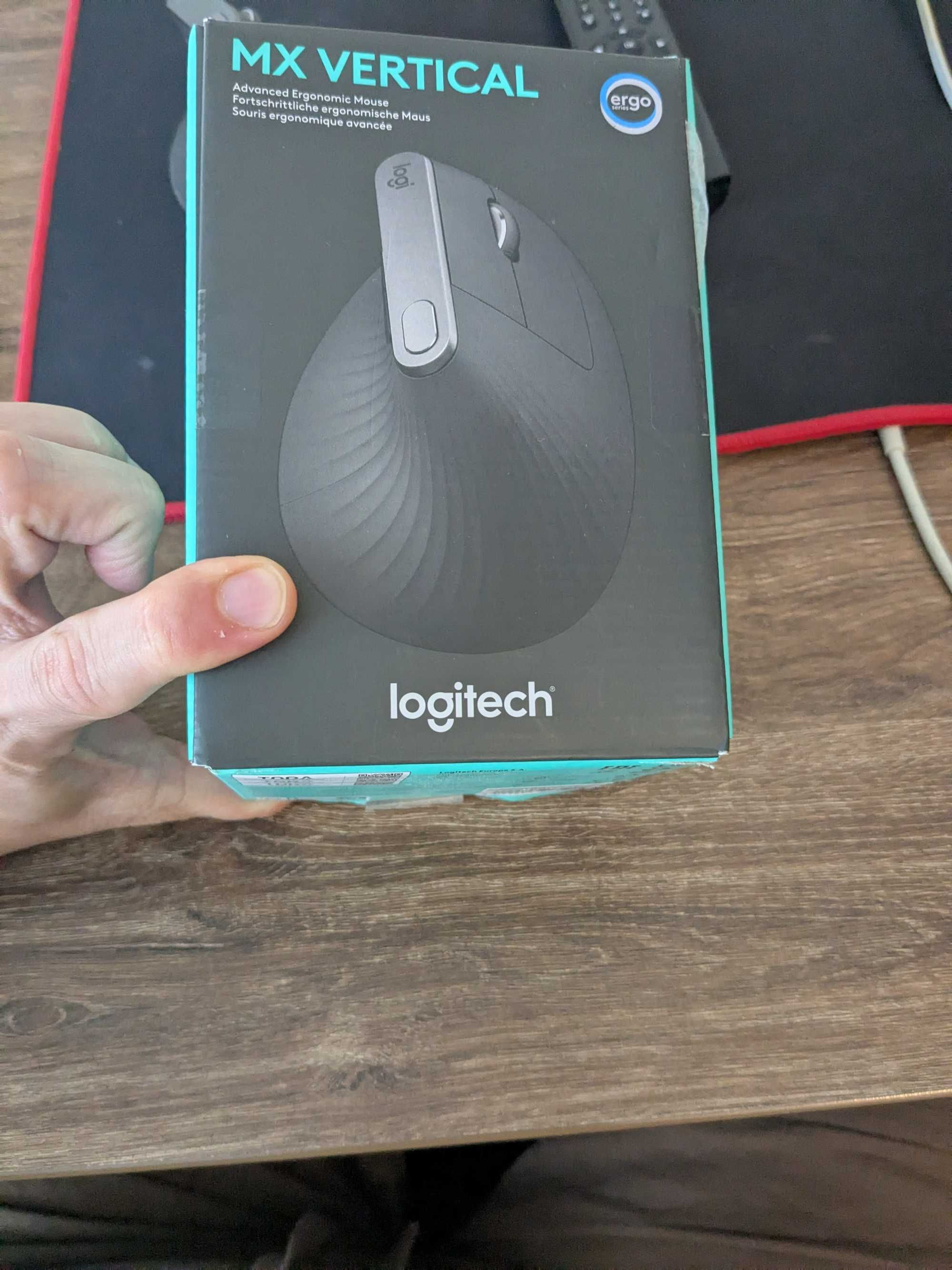 Myszka Logitech MX Vertical. Pudełko/Unifying/kabel.