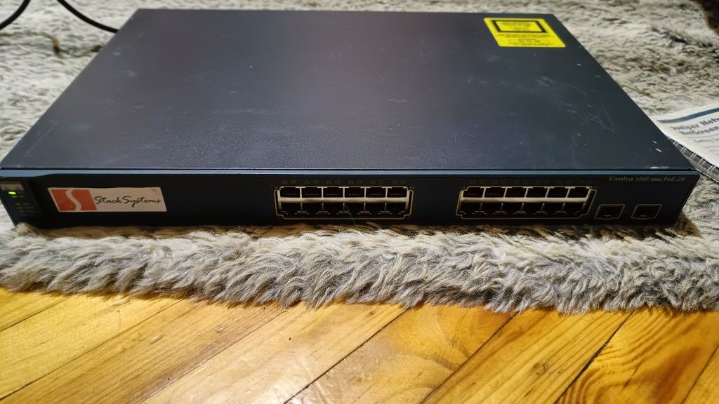 Cisco Catalyst 3560 PoE 24 ,( Коммутатор 1Гбит/с.)