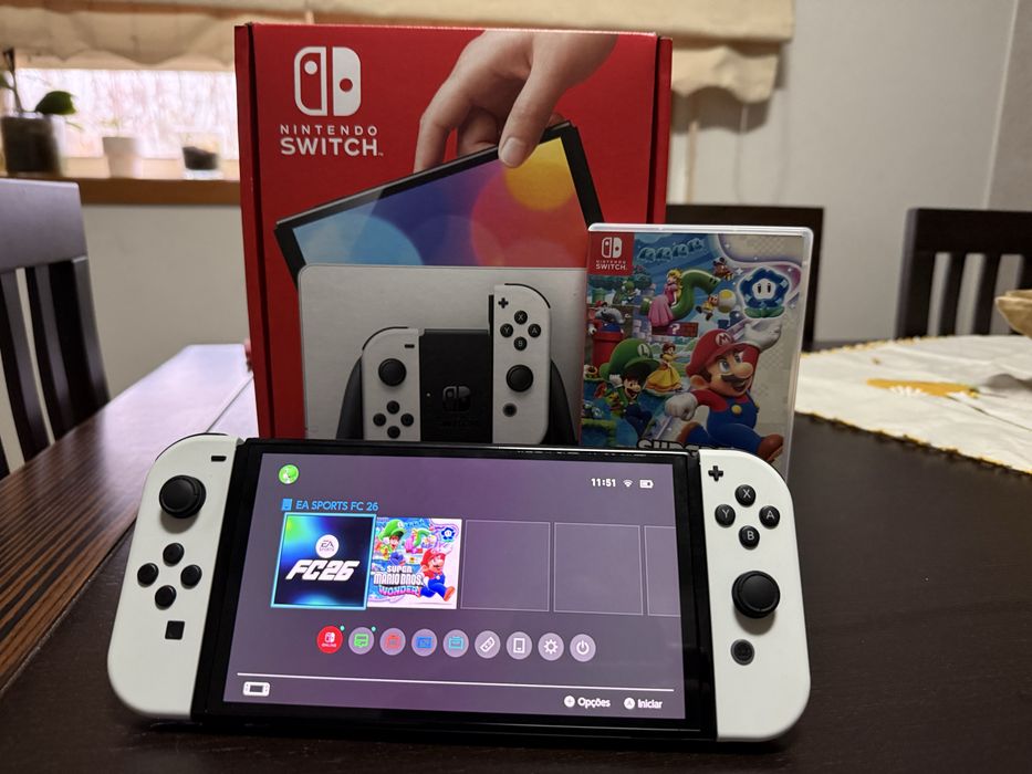 Nintendo Switch Oled + 2 Jogos NOVA!! Com garantia e fatura incluido!