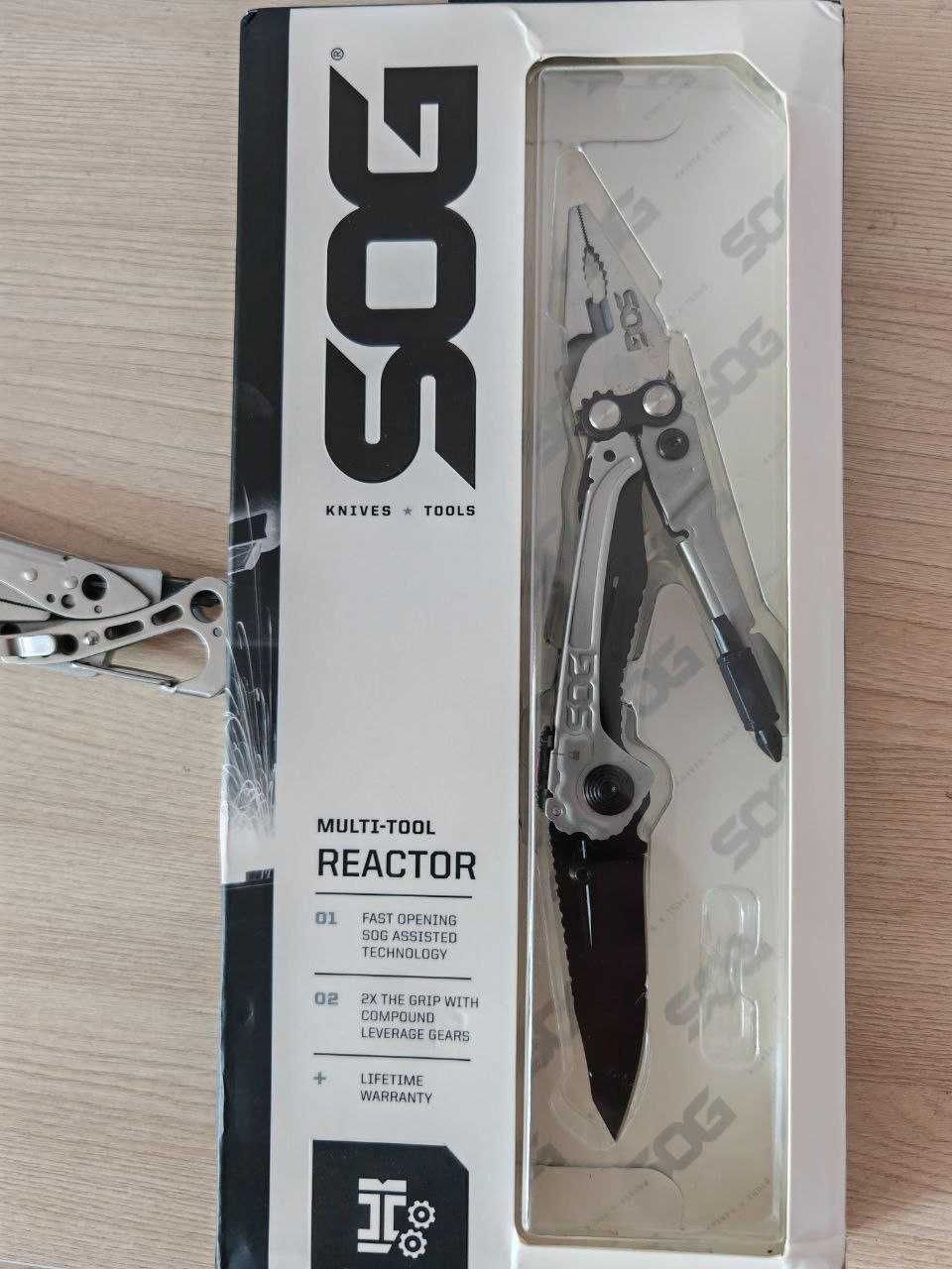 Мультитул SOG Reactor с чехлом.