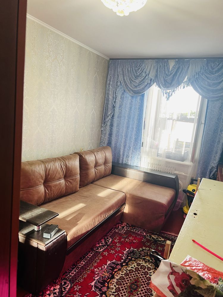 Продам двокімнатну квартиру на Ближньому Замості по вул. О. Дов