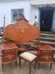Cama e mesas de cabeceira estilo D. Maria