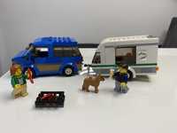 LEGO CITY Van z przyczepą kempingową