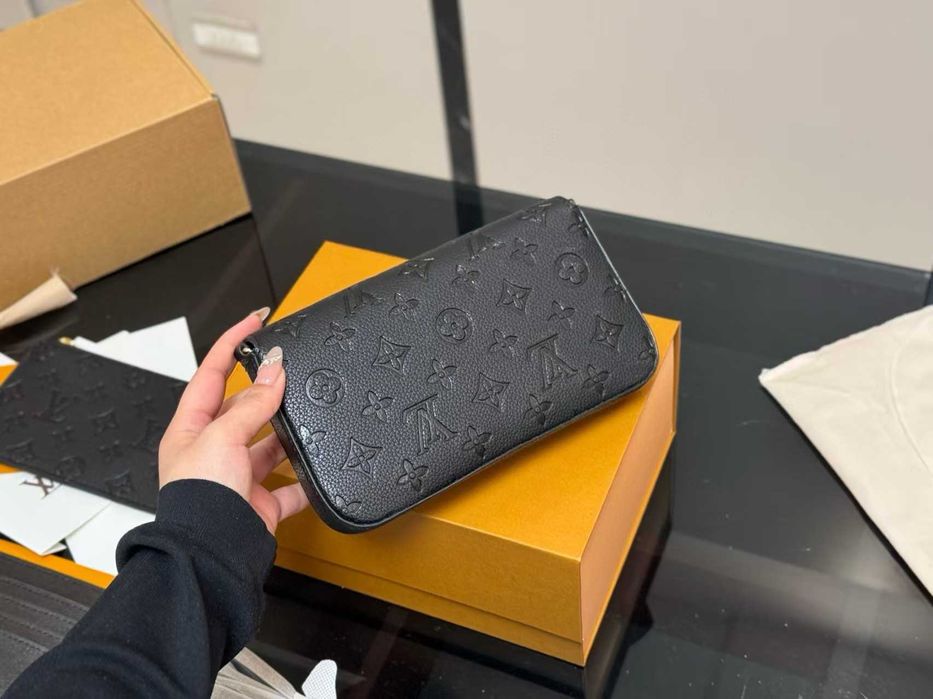 Torebka koperta LV na rękę