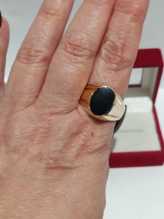 Złoty sygnet z Onyksem roz.32 złoto próby 585