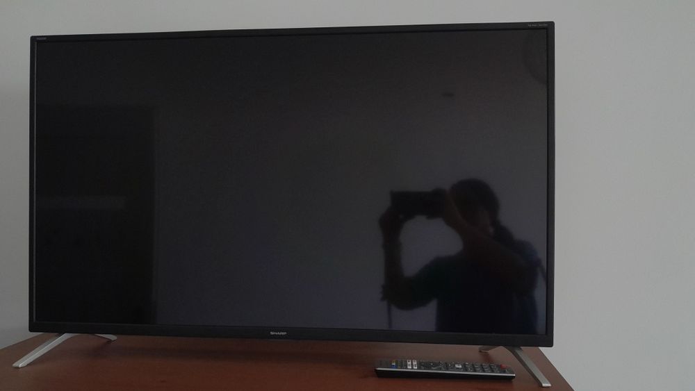 Telewizor sharp smart tv. 42 całe