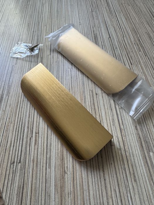 Złote uchwyty do szafek (8 szt.)