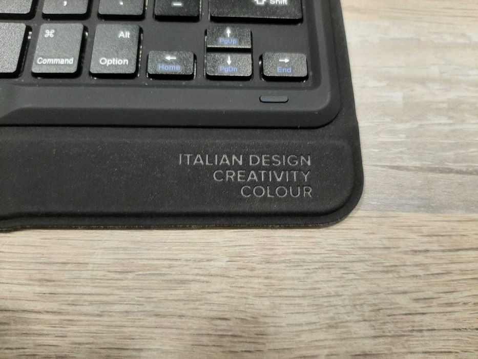 Teclado + Capa p/ IPAD Tucano Wireless "TASTO"