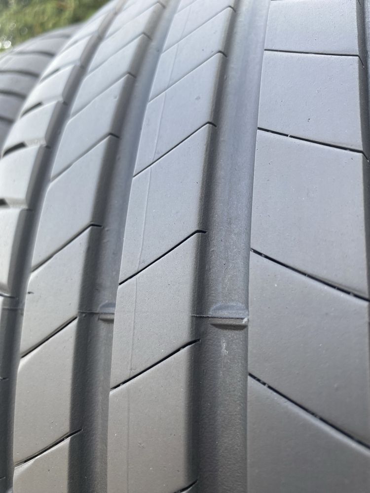 225/40/18 Sprzedam komplet opon Bridgestone