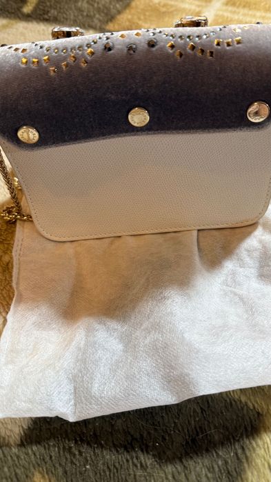 Сумку Furla, шкіра, відкріпний верх, можна змінювати, стан ідеальний