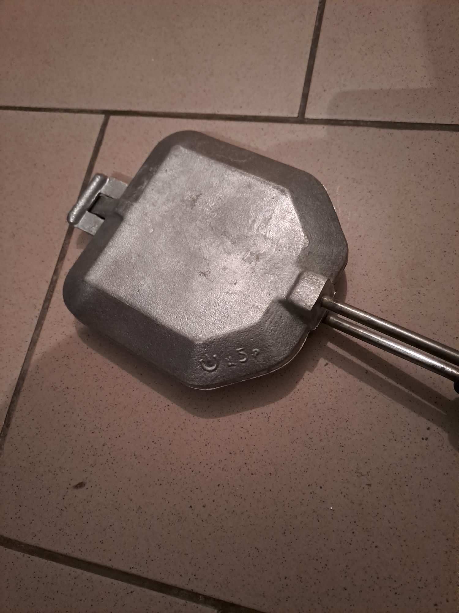 Продам форму для выпечки орешков