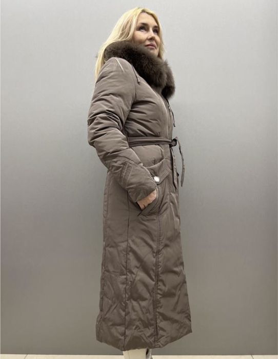 Зимовий теплий якісний новий пуховик пальто S-M коричневе з поясом