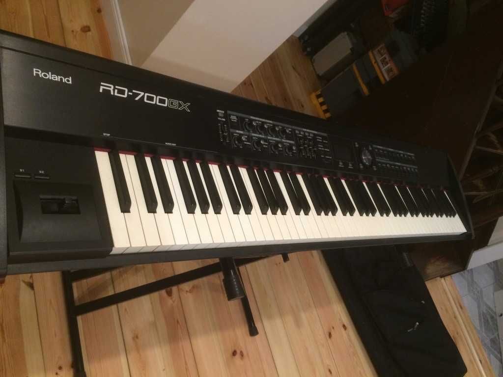 Roland RD -700GX