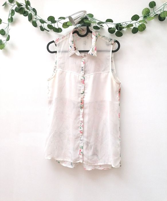 Blusa Branca Transparente e Florida