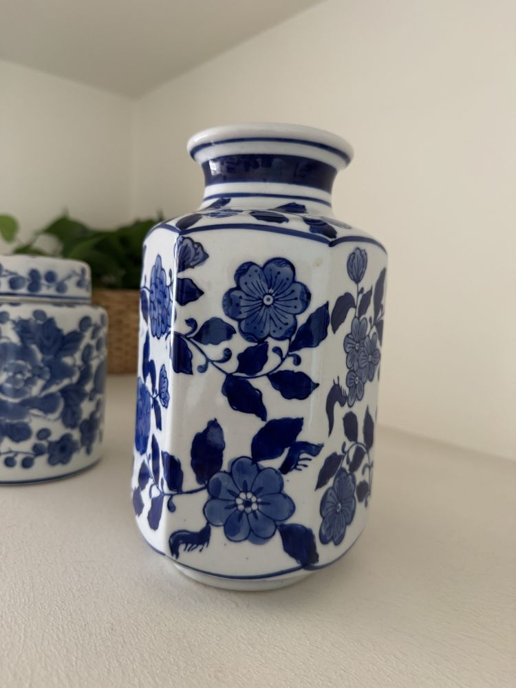 Vaso antigo em cerâmica