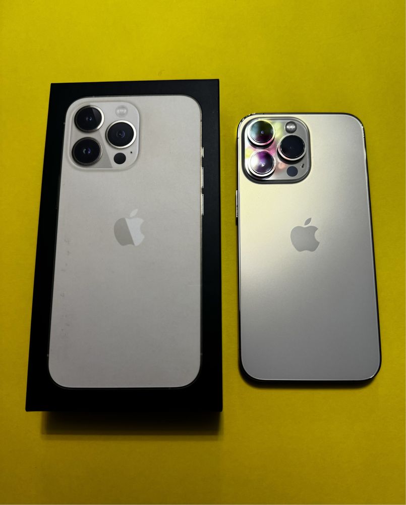 iPhone 13 Pro Gold 256 GB + Apple Silicone Case 2 szt