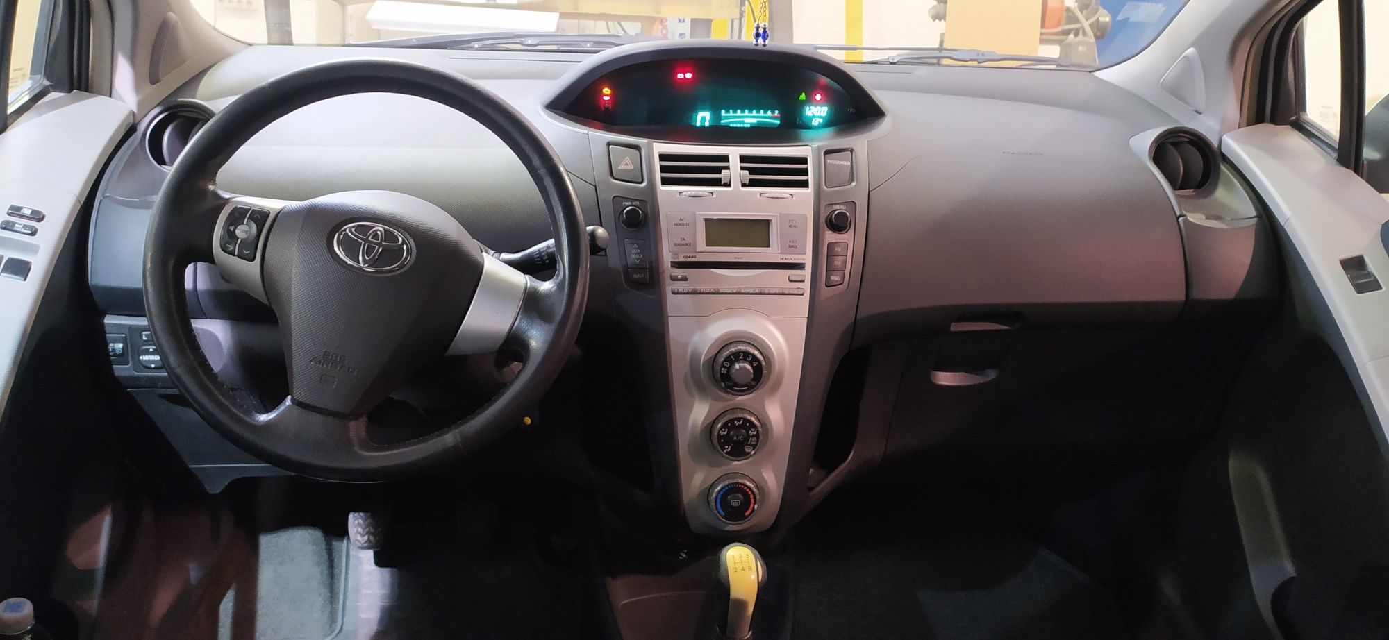 Продам Toyota Yaris 2006