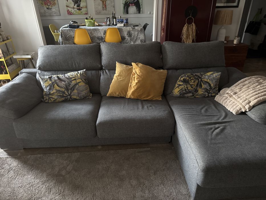 Sofá com chaise longue