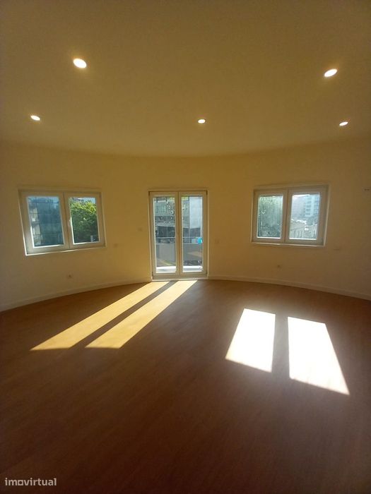 Apartamento T3 à Avenida da República