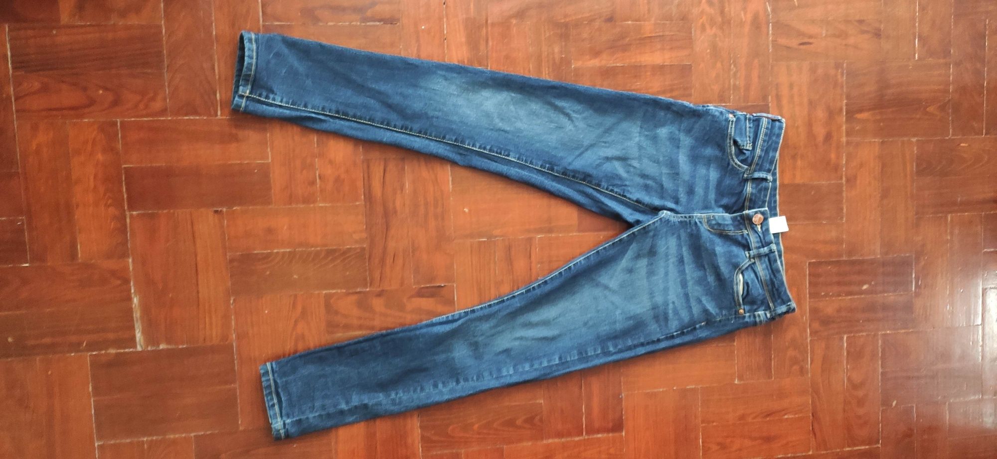 Calça da Denim de cor azul.