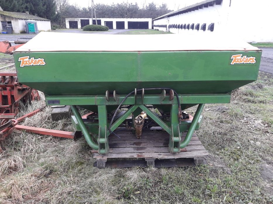 Rozsiewacz nawozu amazone zau 1500 Amazone  ZAU1500