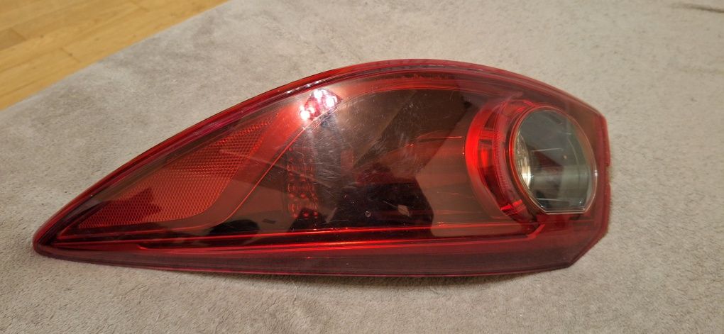 Oryginalna Lampa tylna prawa Mazda 3 ver. III skyactive 2016 LED