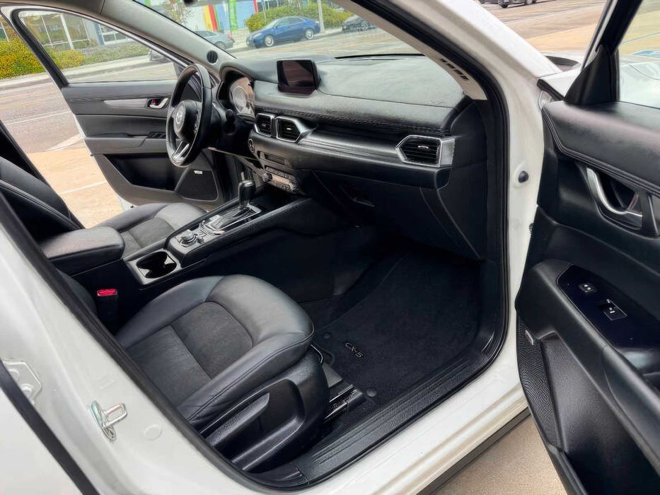 Mazda CX-5 Touring      2020