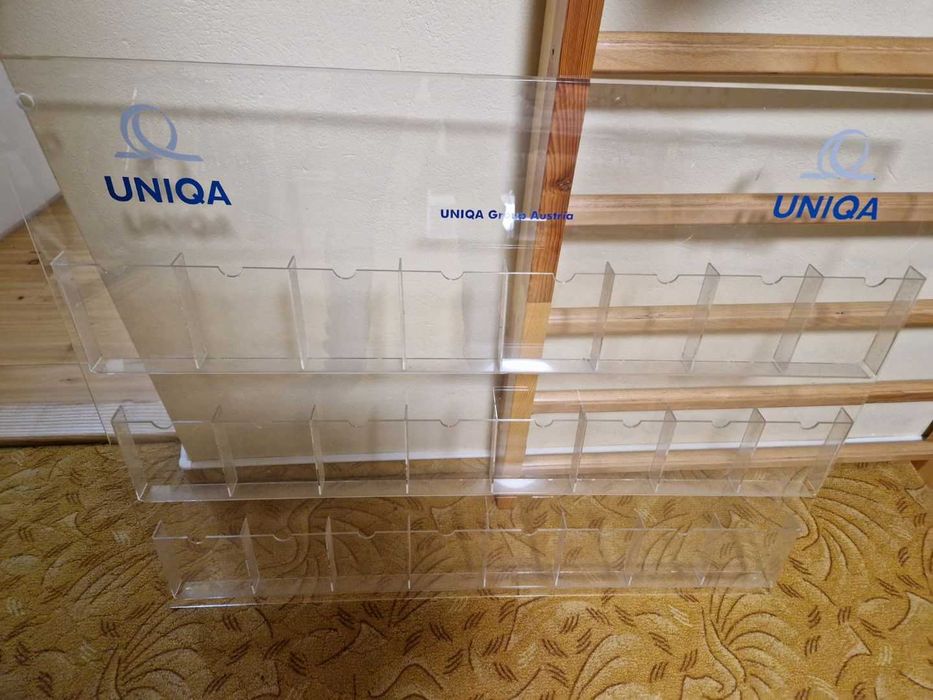 Tablica z kieszonkami na ulotki - 100 x 81 cm