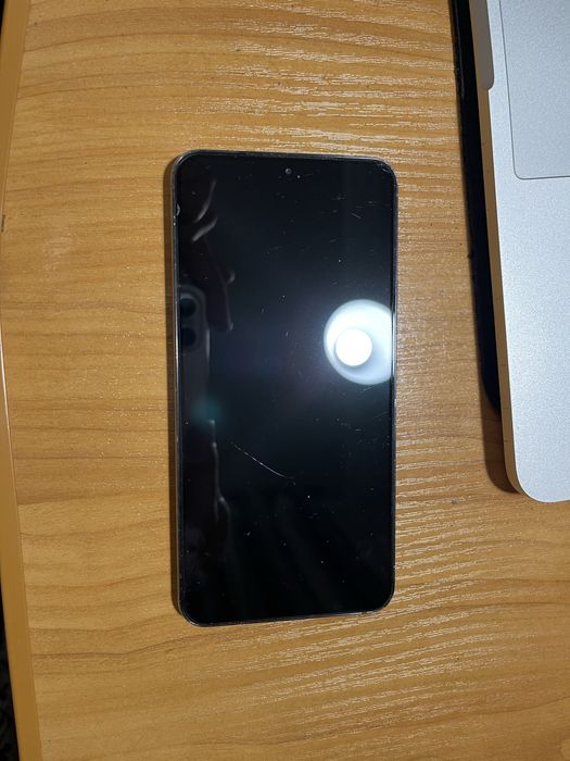 Продам Samsung s22 8/256