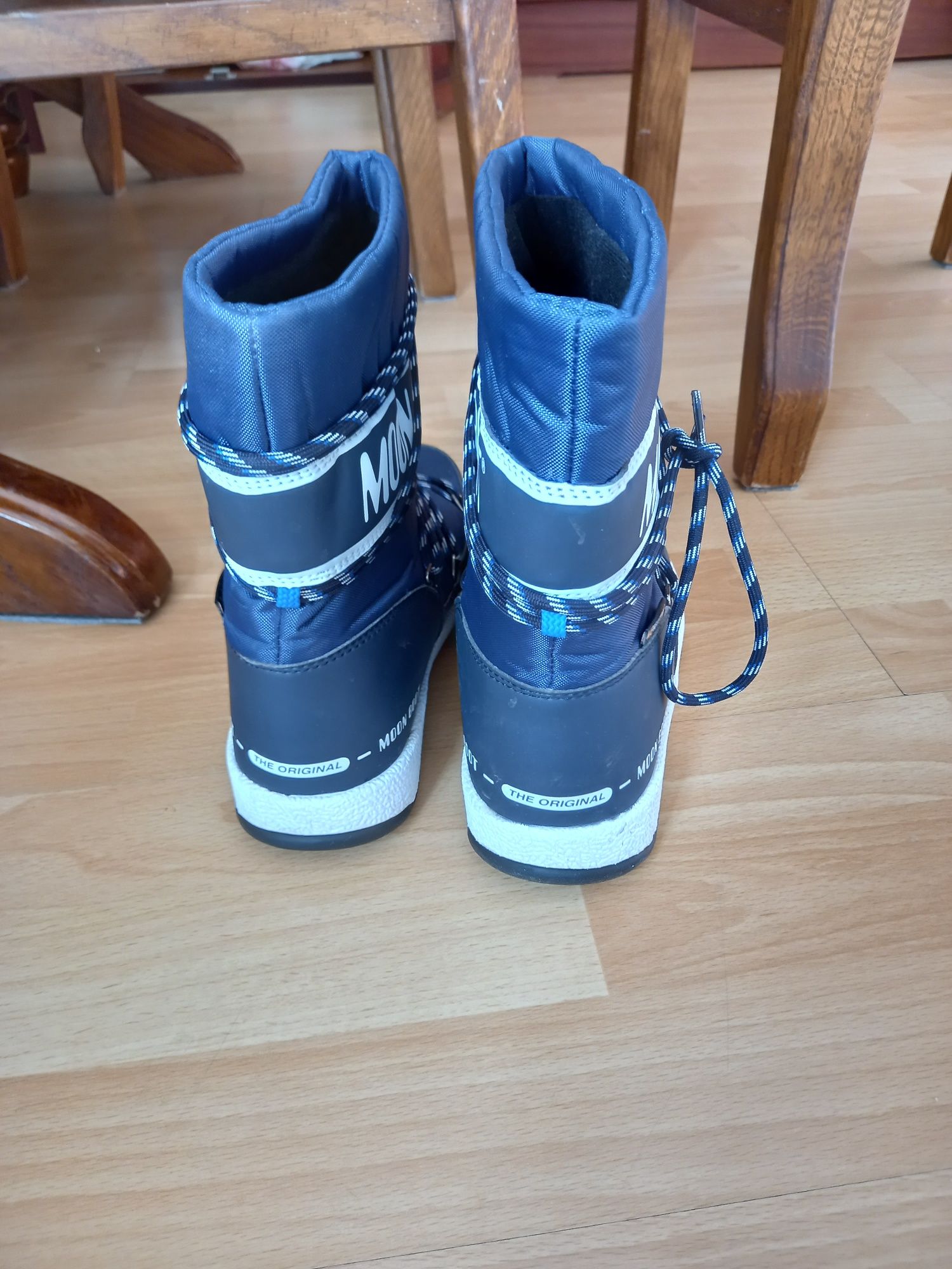 Oryginalne Moon Boot sniegowce 38