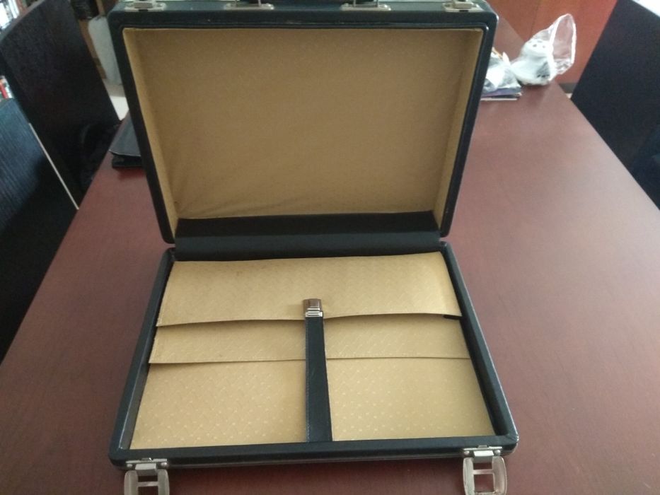 Malas de viagem / para talheres