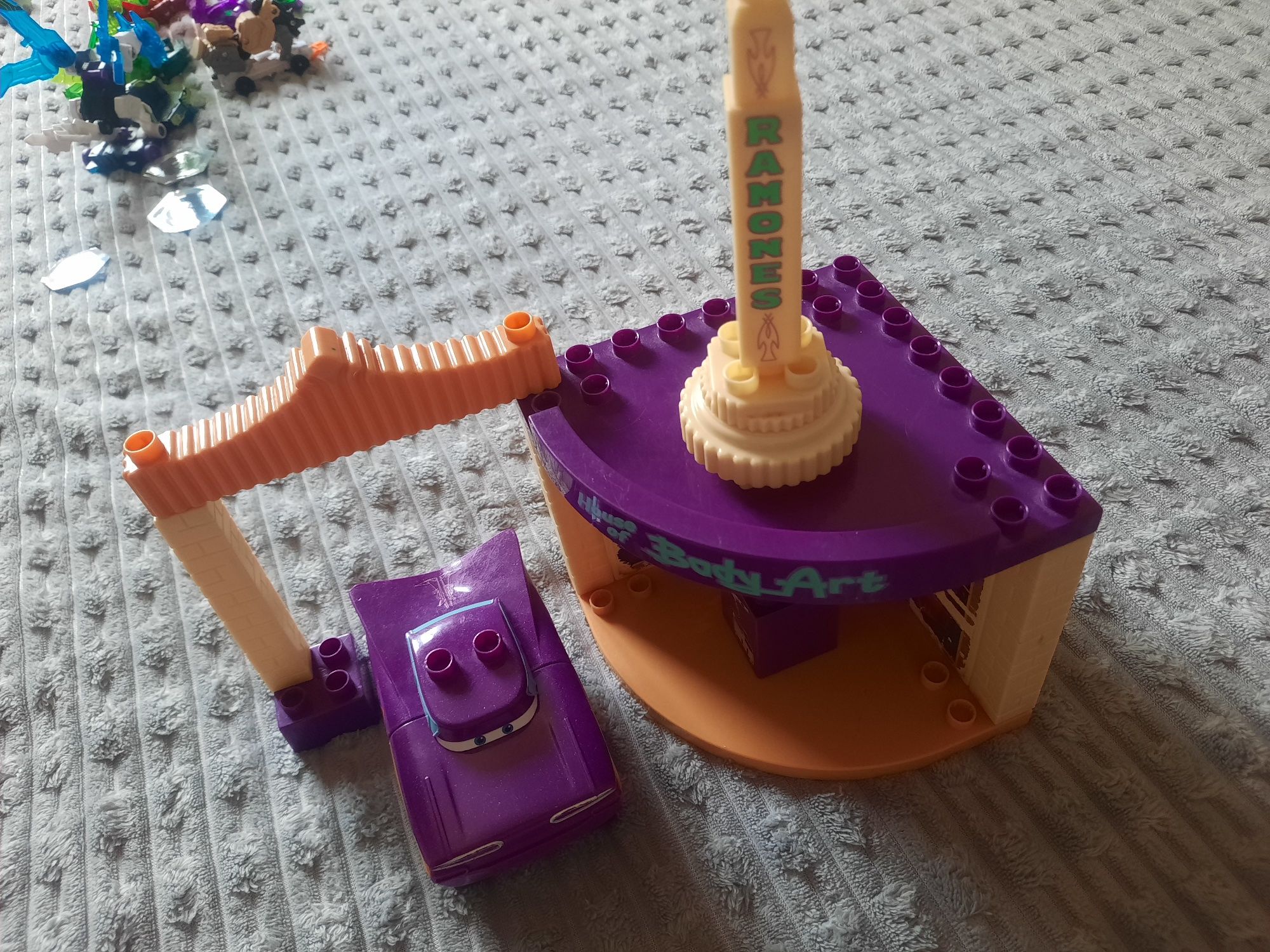 Mega Bloks Disney Cars Гараж House of Body Art