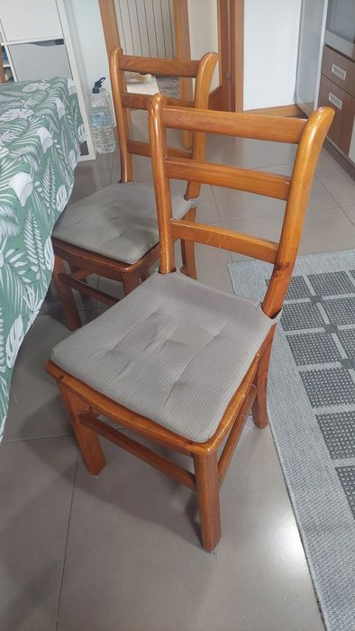 Mesa grande  cozinha com 6 cadeiras