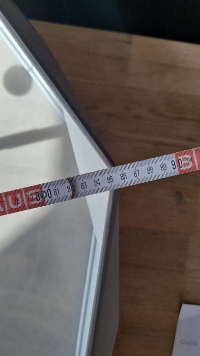 Piękna nowoczesna lampa do salonu i sypialni