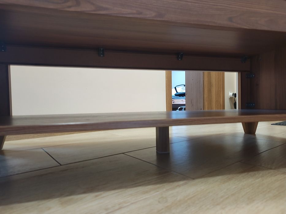 Stolik kawowy modrzew złoty