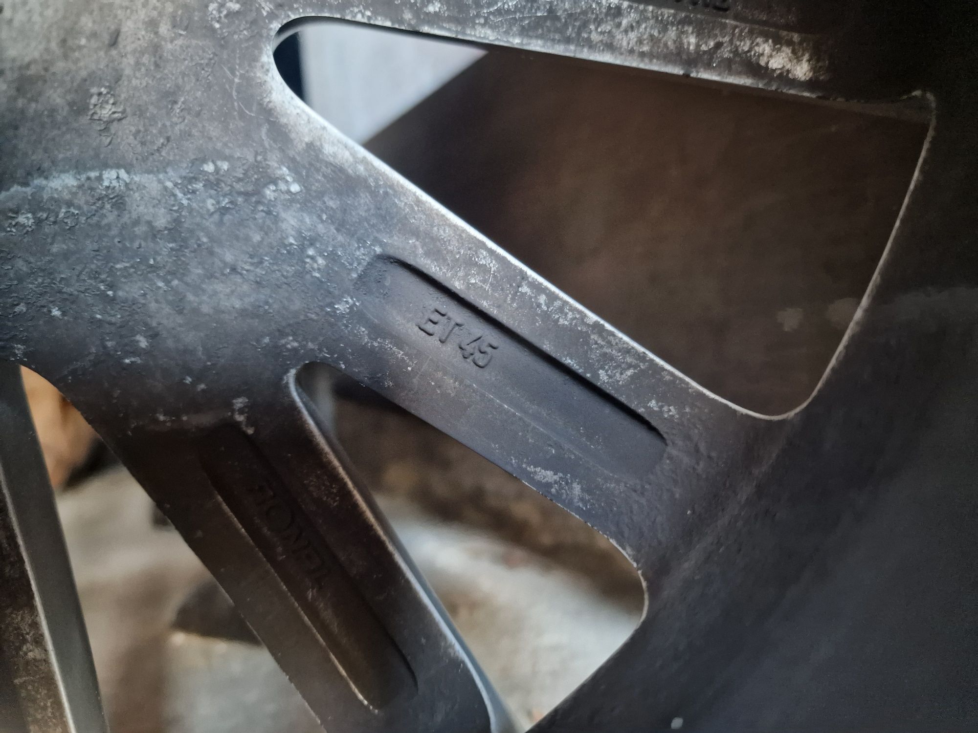Felga alufelga 17 AUDI A6 C6 A4 B7 7.5Jx17 H2 ET45 aluminiowa z oponą