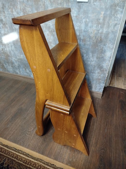 Продам стілець драбину.