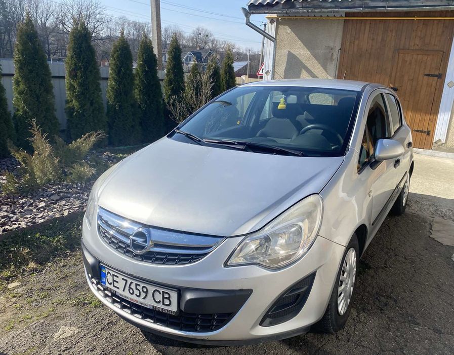 Продам економну машинку Opel Corsa 2011 р.