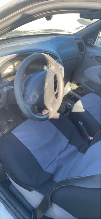 Fiesta em bom estado