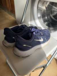 Tenis Nike azul 44