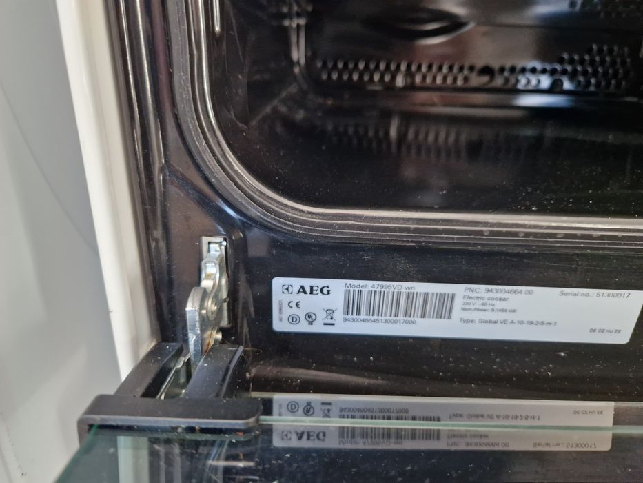 Kuchenka elektryczna wolnostojąca AEG 47995VD-wn