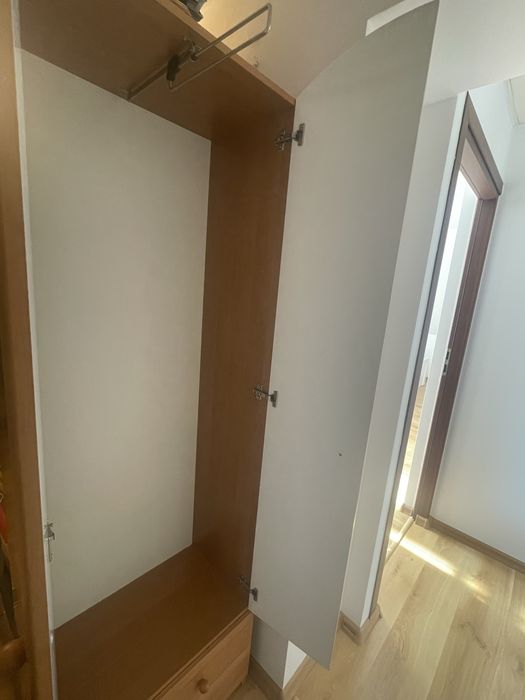 Szafa do przedpokoju  olcha miodowa stan bardzo dobry