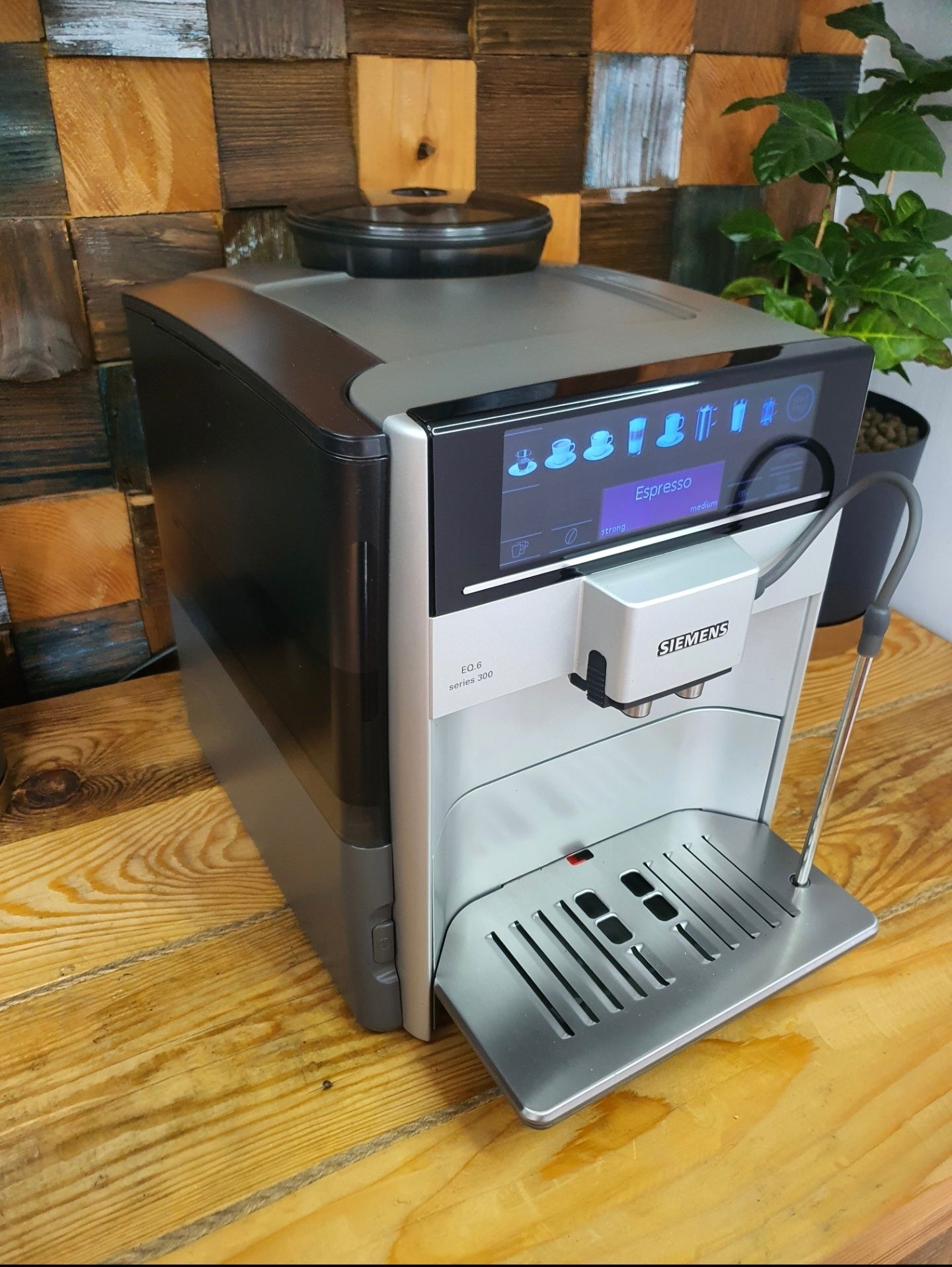 Siemens eq.6 s300 dotykowy ekran! Łatwa obsługa po serwisie!