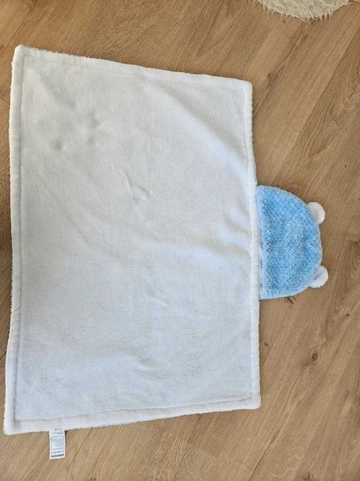 Kocyk z kapturkiem dla chłopca George – bardzo dobry stan