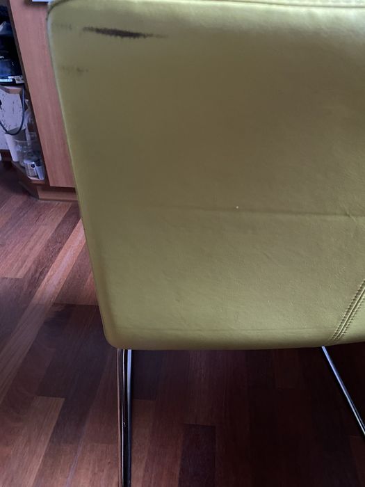 Krzeslo tapicerowane ze skory licowanej Ikea