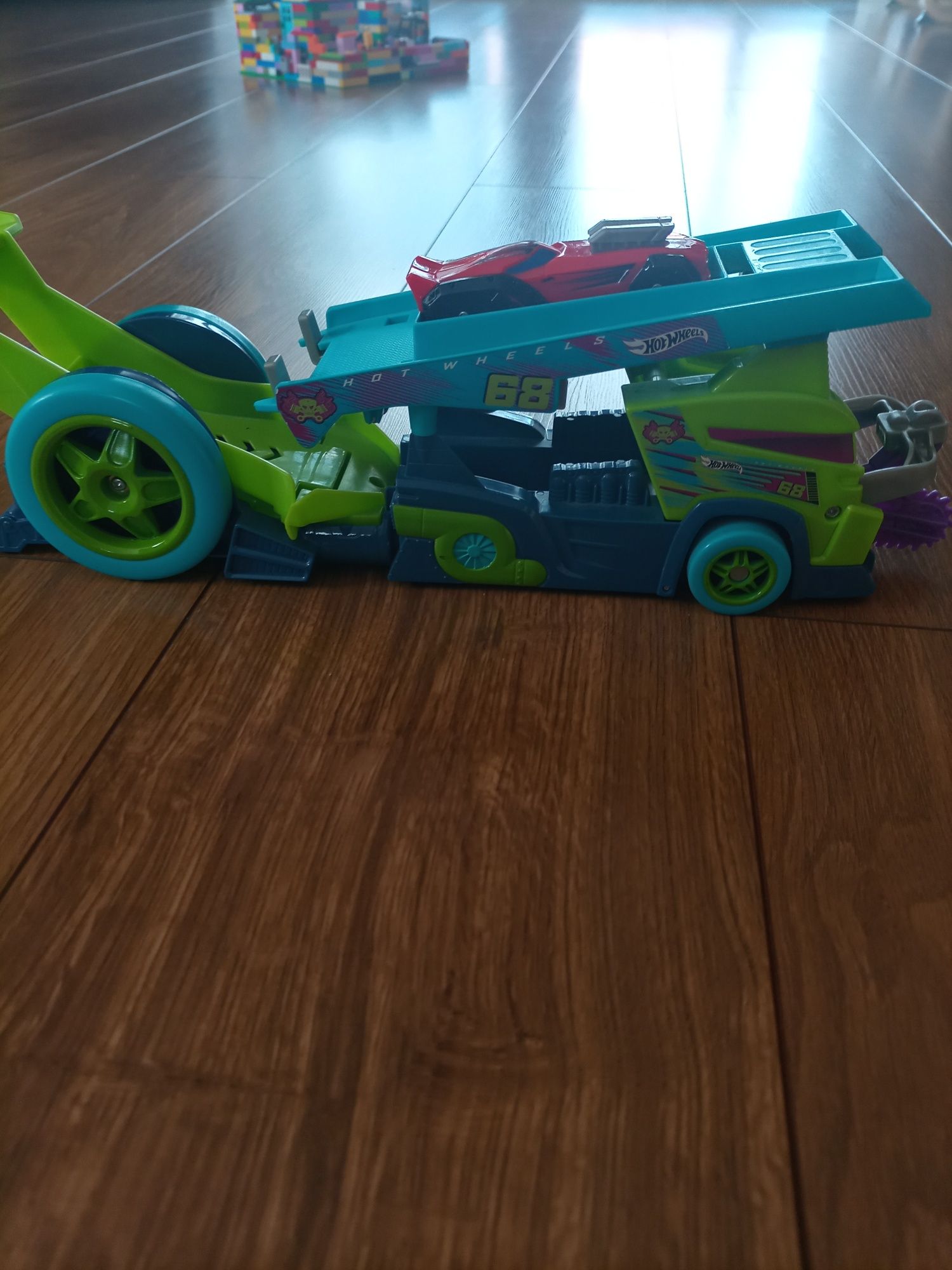 Hot Wheels Automagnesiaki ciężarówka DHY26