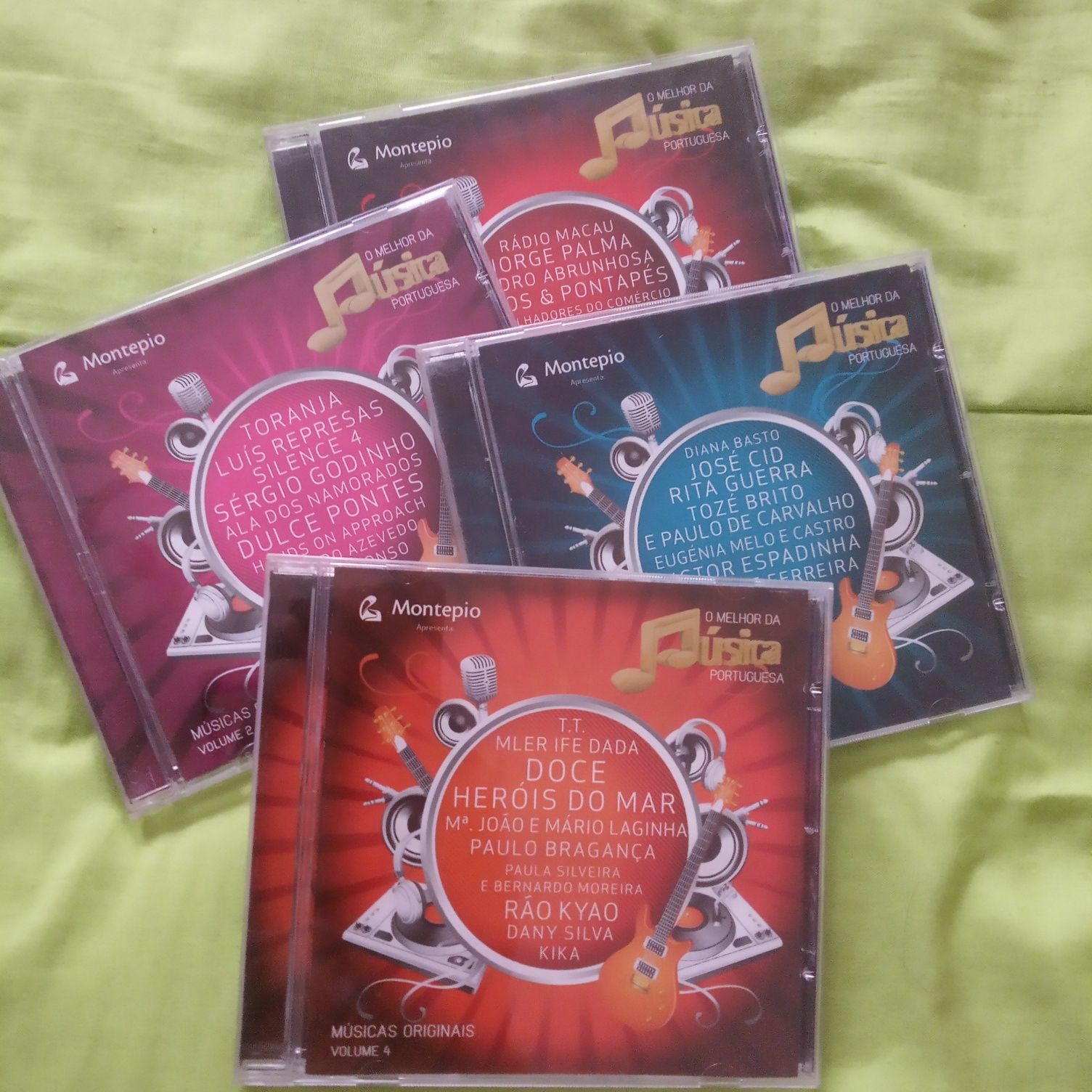 Lote de CD's de FADOS e outros