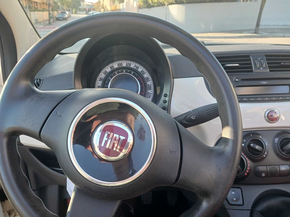 FIAT 500C 2012, em óptimo estado geral, pode trazer mecânico