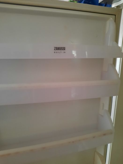 Холодильник морозілка zanussi.